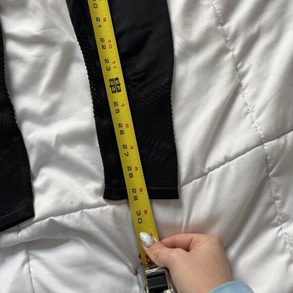 Fabletics Cropped Leggings Pants Womens Size XS Black Stretch Yoga Activewear - Picture 3 of 8